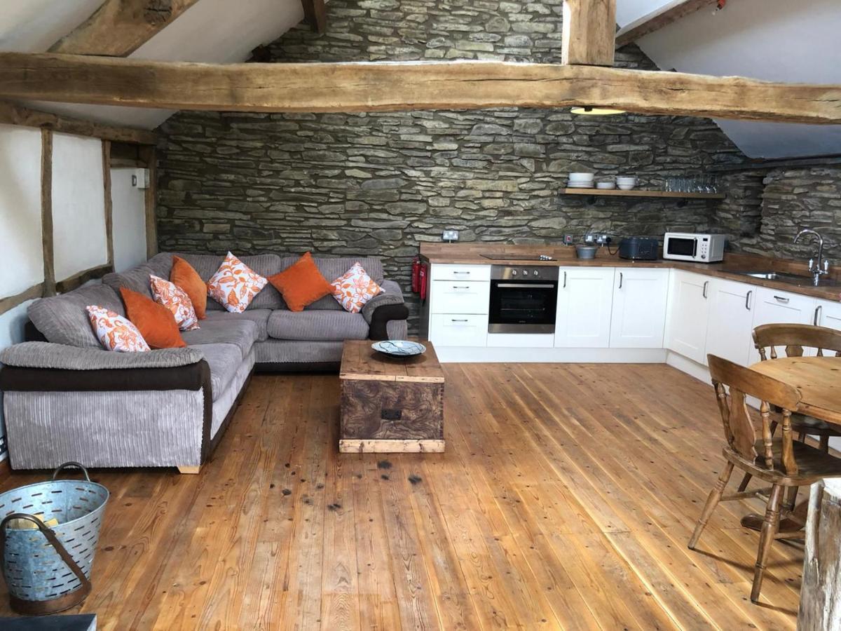 Hay Barn, Penrheol Farm, Unique Barn Conversion ビルス・ウェールズ エクステリア 写真